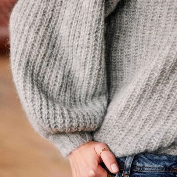 SOLD (on another platform) ✨Sézane Olric Pull✨ - Picture 4 of 16